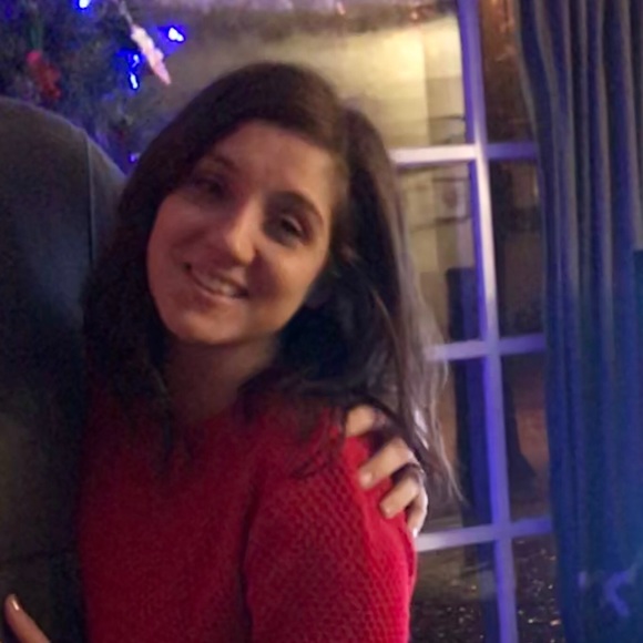 Meet your Posher, Alessa - Picture 1 of 1